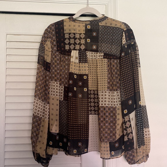 Banana Republic Sheer Blouse - Picture 5 of 7